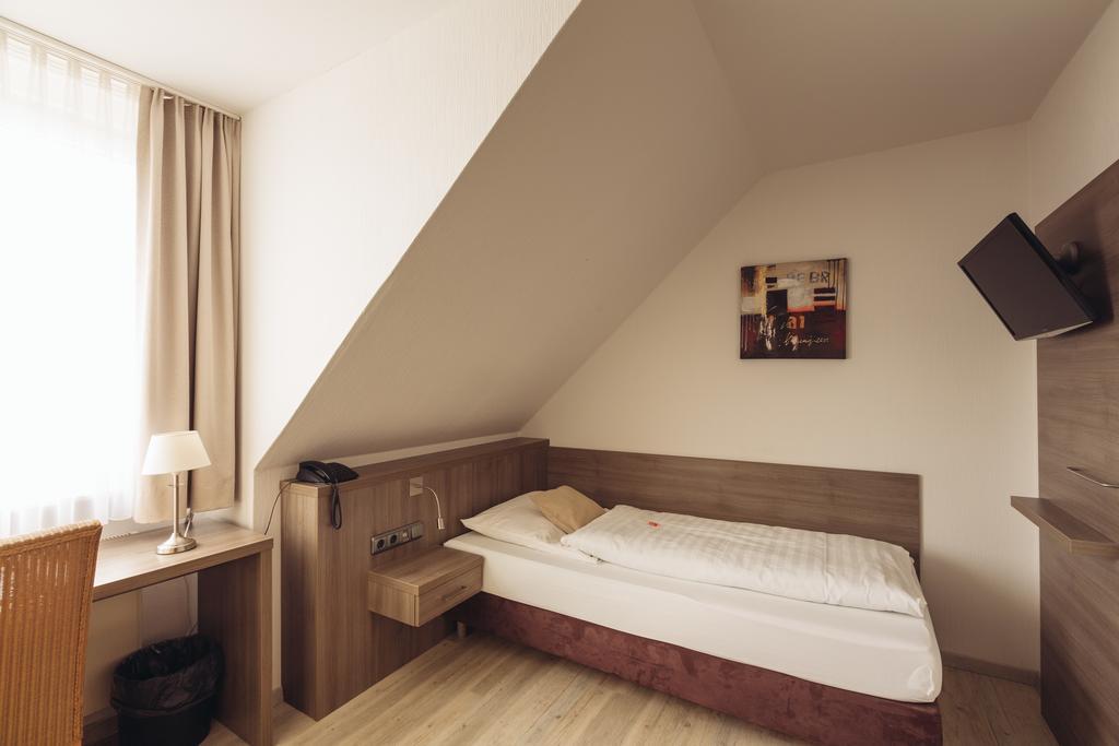 Landgasthof Zur Scharfen Ecke ヒルデスハイム エクステリア 写真